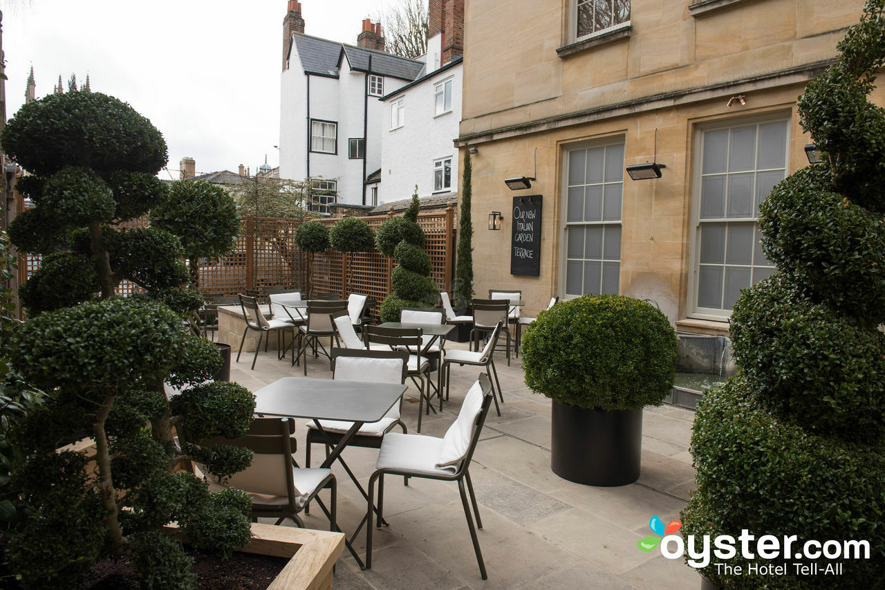 Old Bank Hotel Oxford Exterior foto The hotel's courtyard